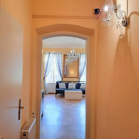 Apartment Sisi-schloss Rudolfsvilla - Sechser - 24 Gaeste